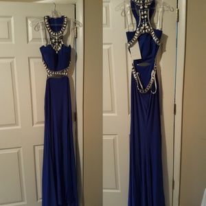 Evening/Prom gown size 8. Serious inquiries plz